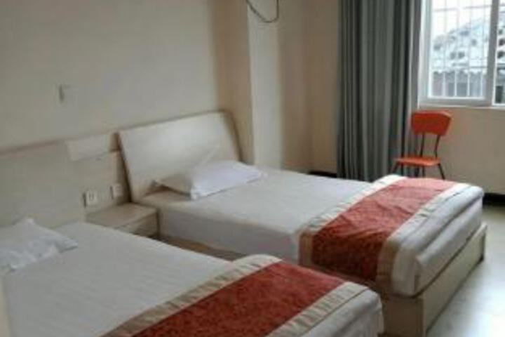 Room 6 of 6