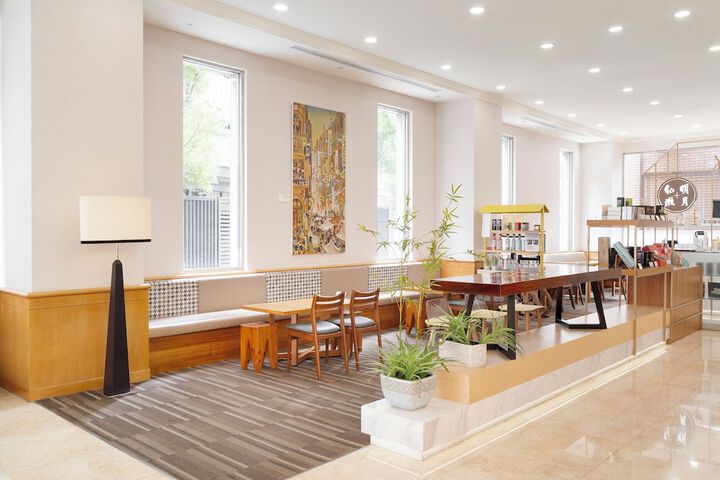 Hotel Lobby