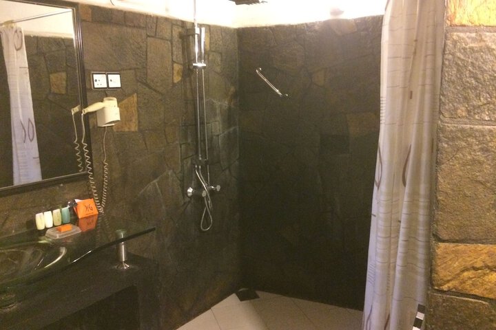 Room 34 of 52