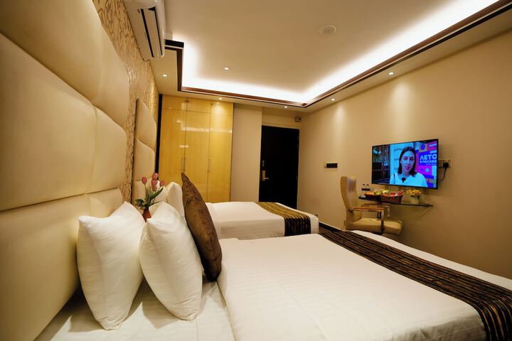 Room 17 of 49