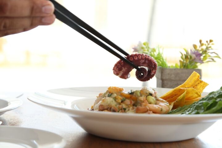 Dining 73 of 100