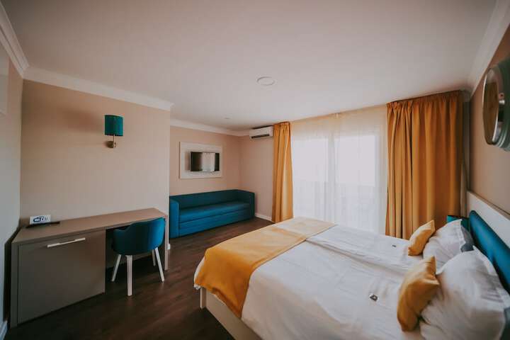 Room 19 of 51
