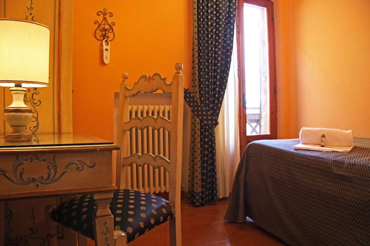 Room 3 of 31