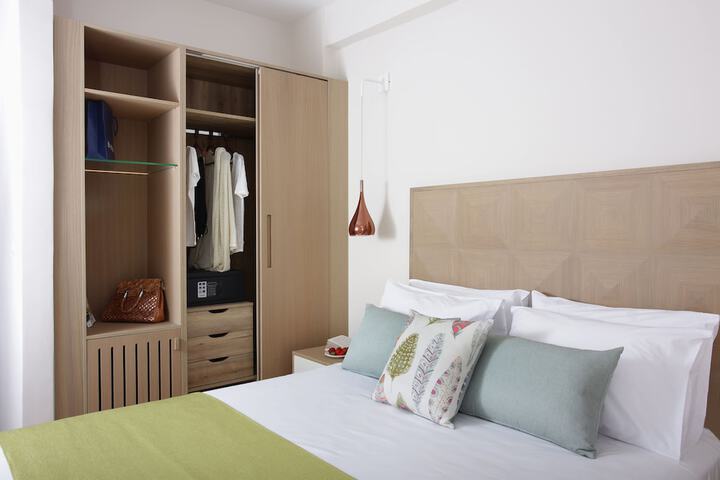 Room 6 of 24