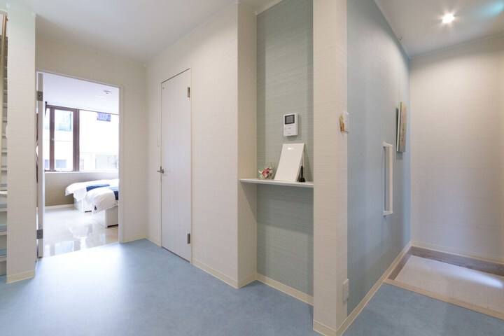 Room 5 of 27