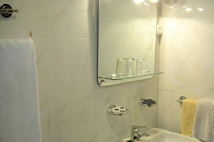 Room 10 of 23