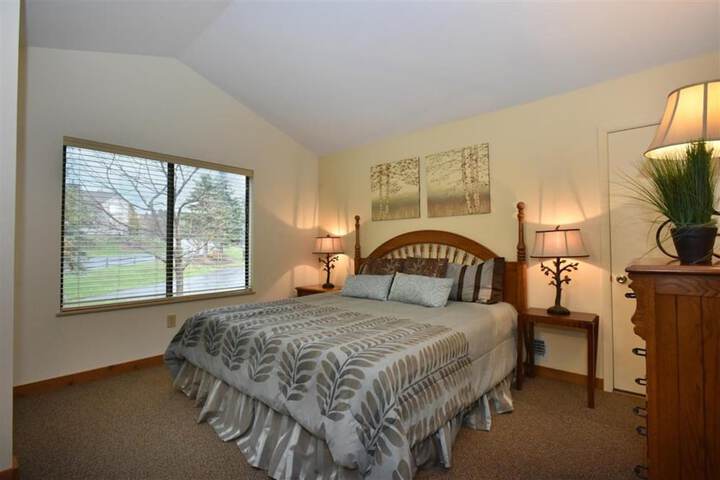 1 Bedroom Mountain Deluxe Villa King Bed Sofa (16 of 108)