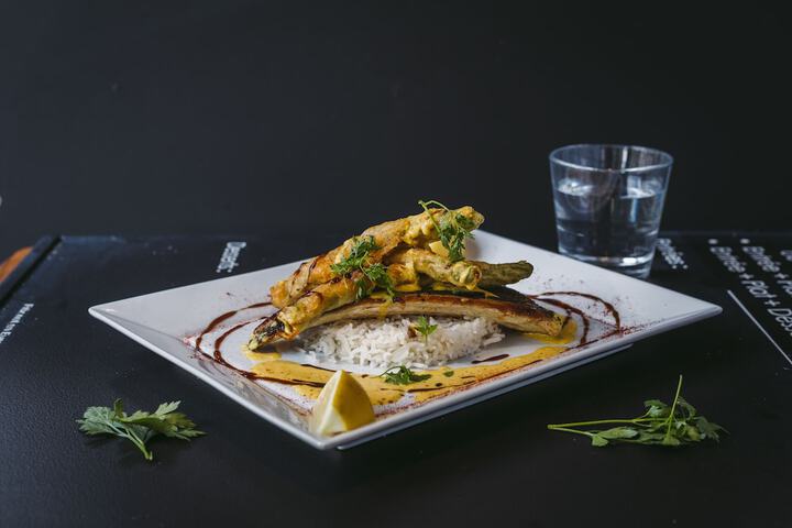Dining 46 of 75