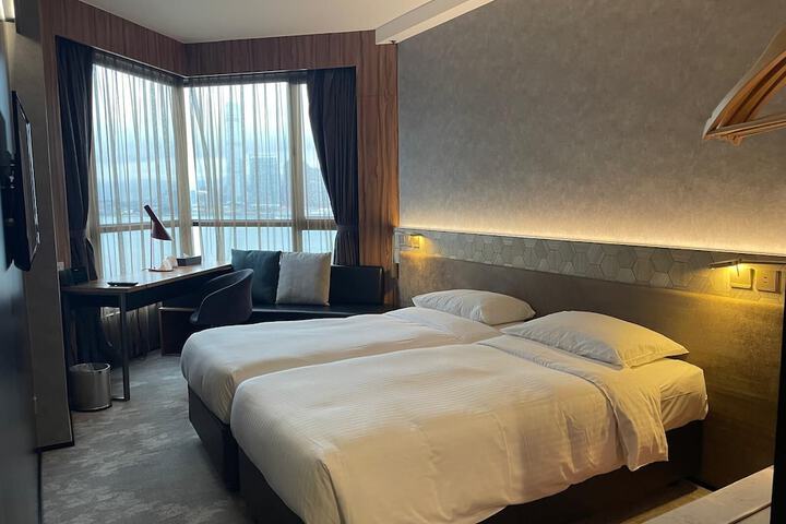 Room 26 of 54