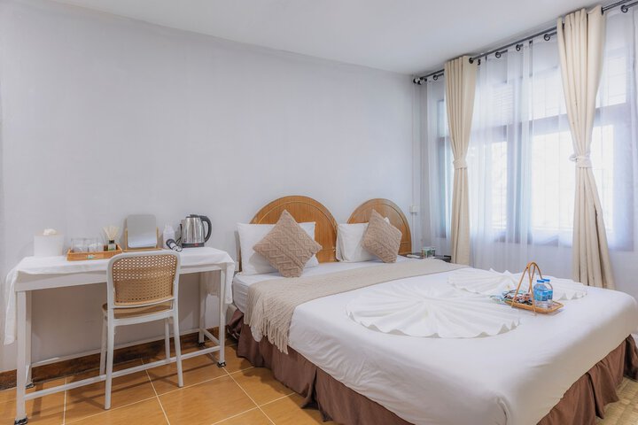 Room 4 of 43
