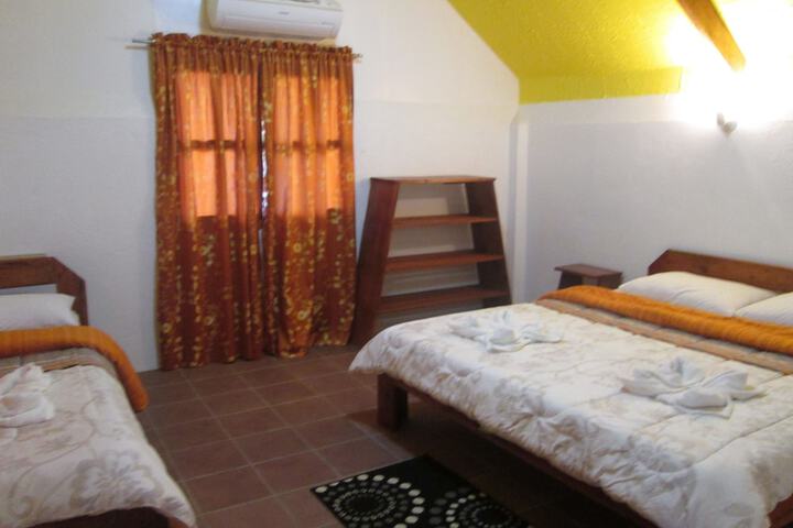 Room 4 of 79