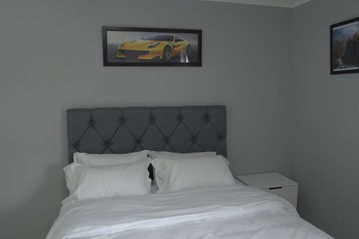 Room 6 of 27
