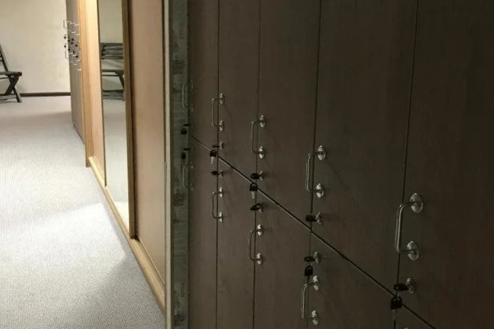 Room 9 of 15