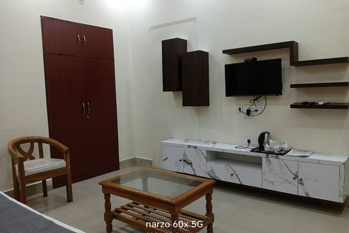 Room 14 of 18