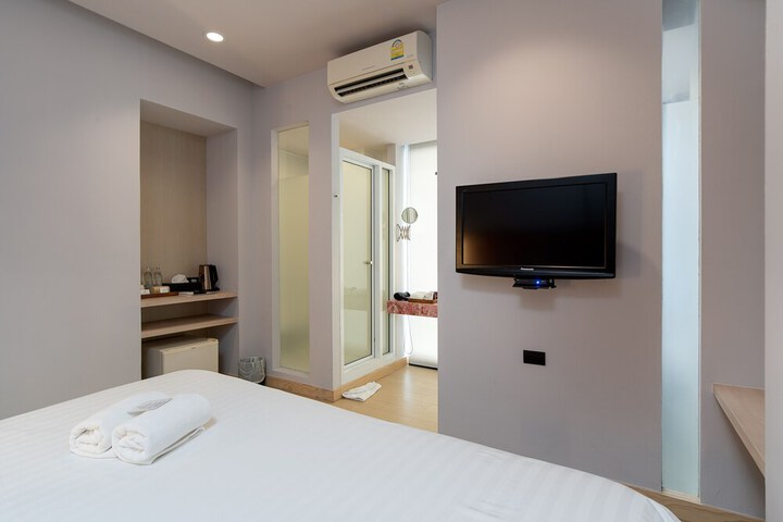 Room 7 of 74