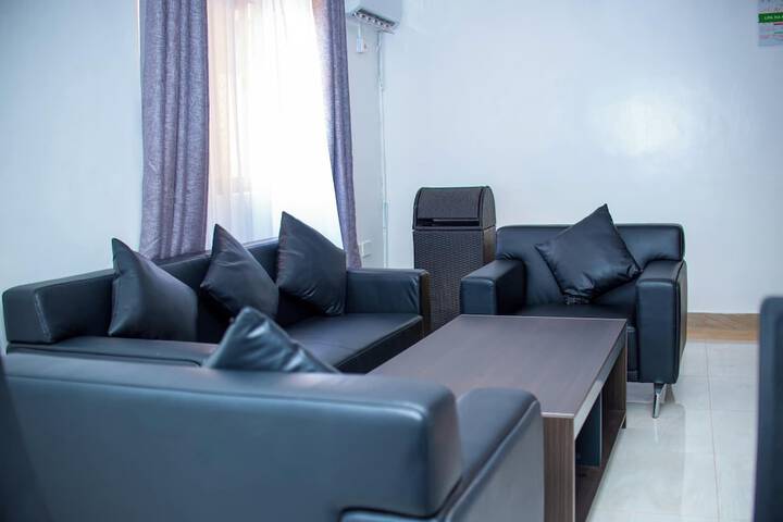 Lounge 50 of 70