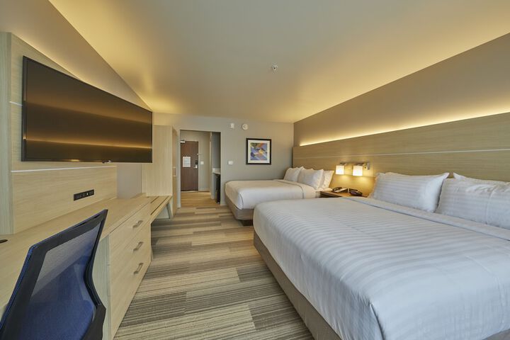 Room 6 of 37