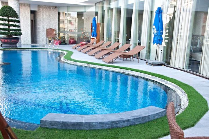 Pool 39 of 74