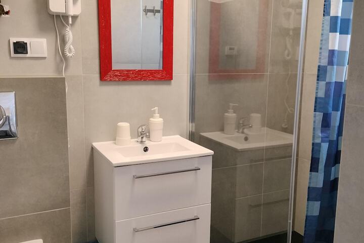 Room 8 of 14
