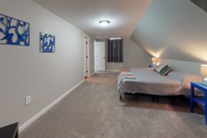 Room 21 of 28