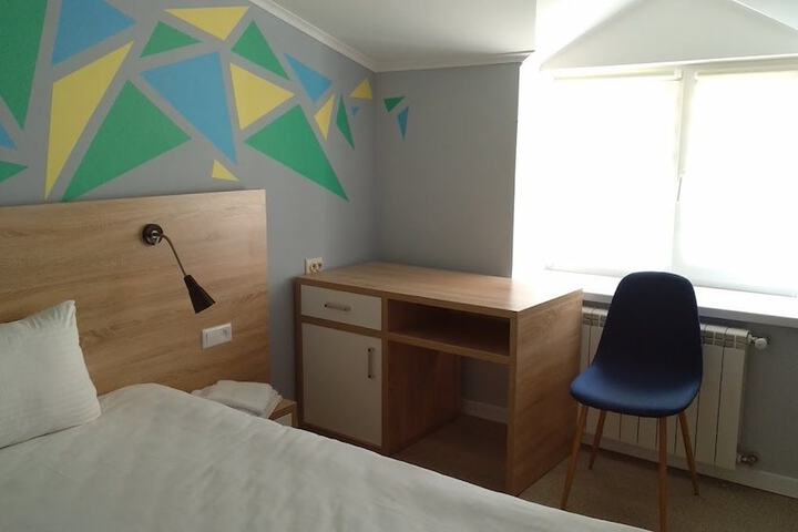 Room 6 of 26