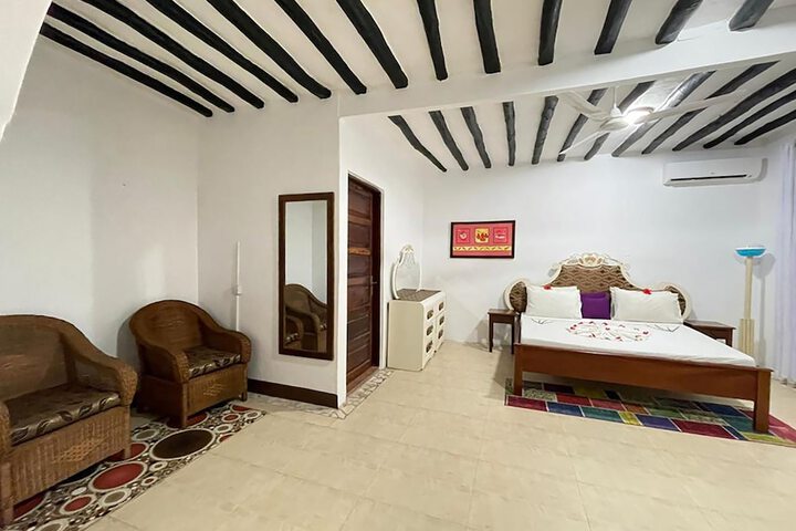 Room 16 of 44