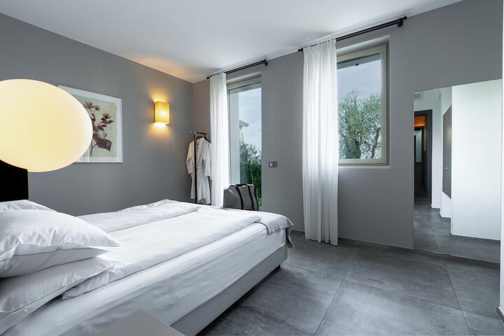 Room 26 of 108