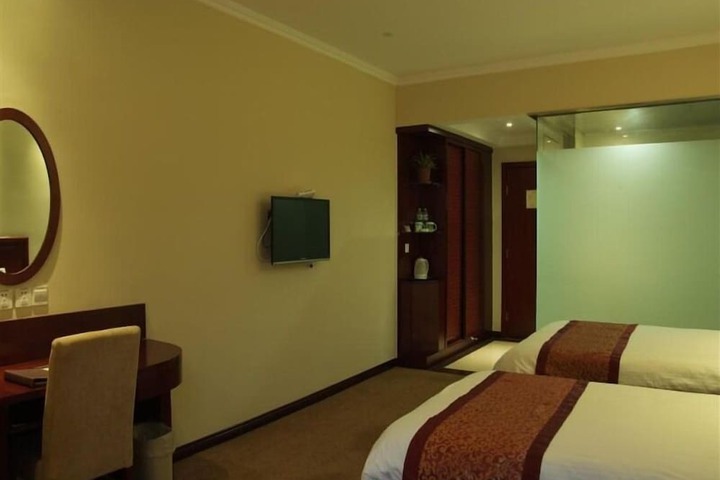 Room 26 of 40