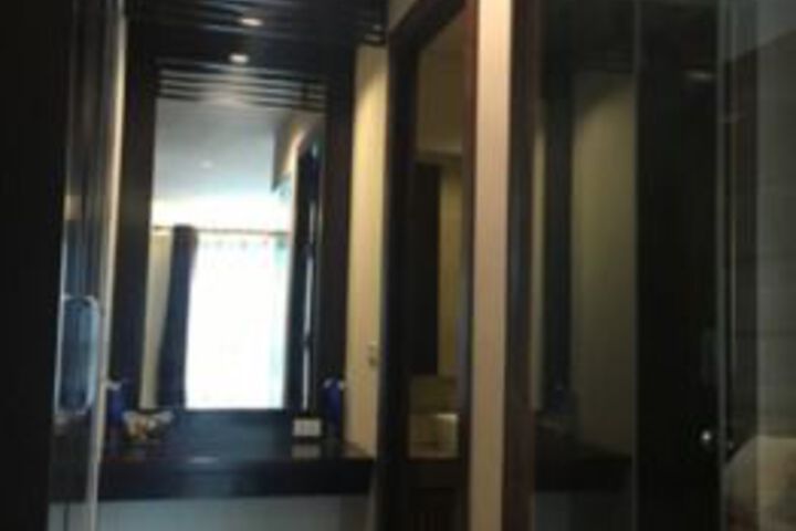 Room 12 of 34