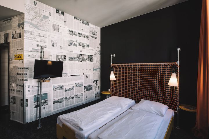 Room 33 of 75