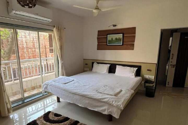 Room 5 of 15
