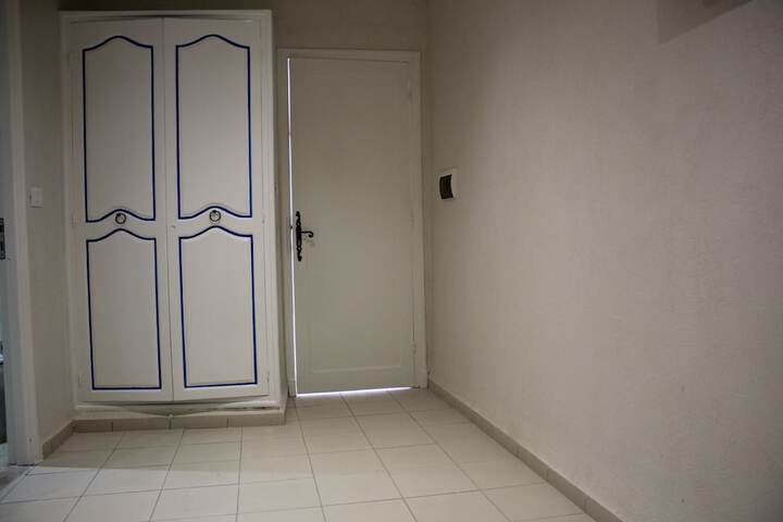 Room 32 of 153