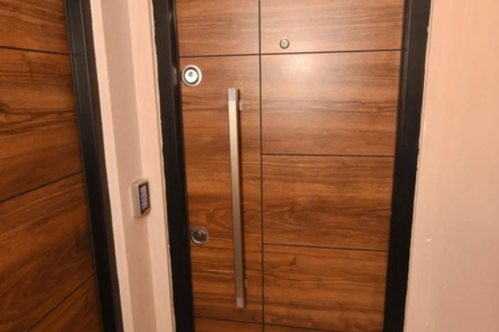 Room 9 of 11