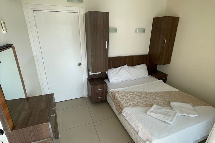 Room 14 of 22