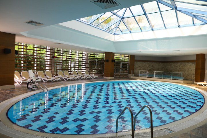 Pool 45 of 115