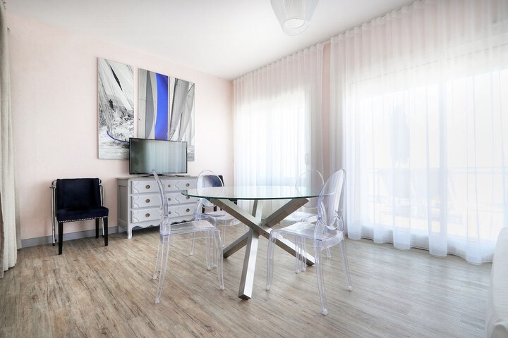 Room 9 of 59