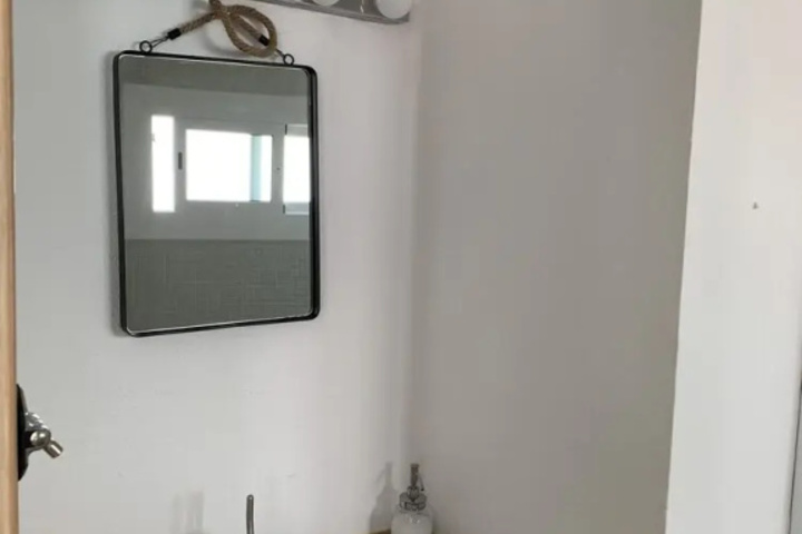 Room 9 of 19