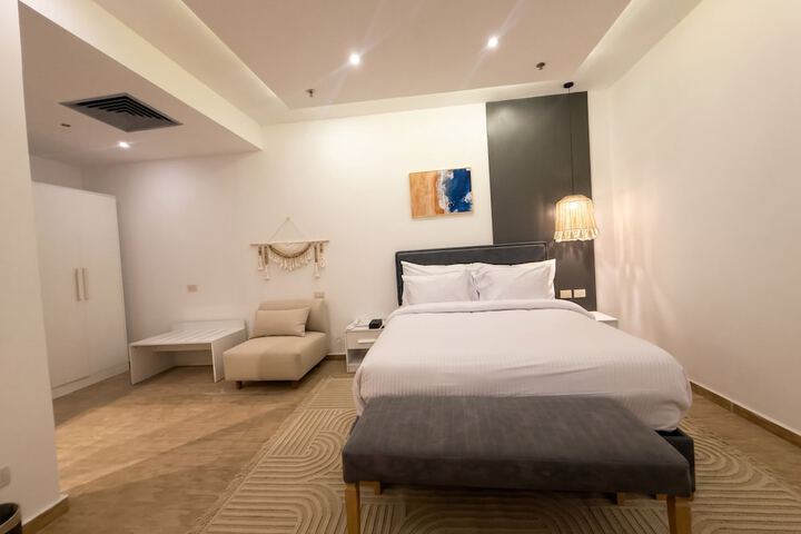 Room 40 of 146