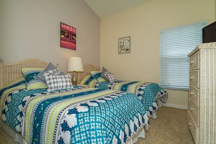 Room 4 of 20