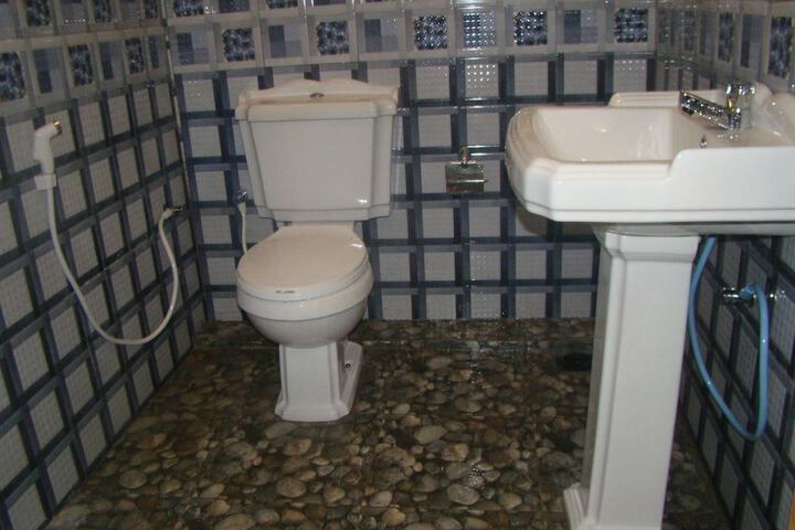 Room 15 of 17