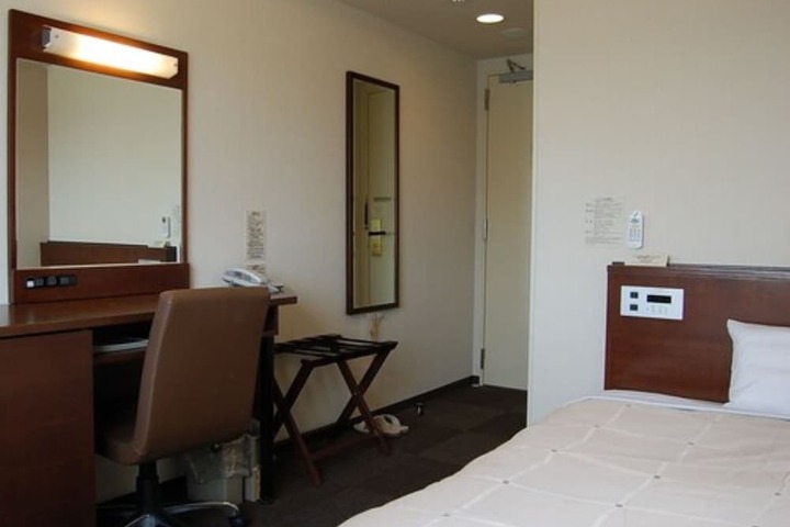 Room 5 of 22