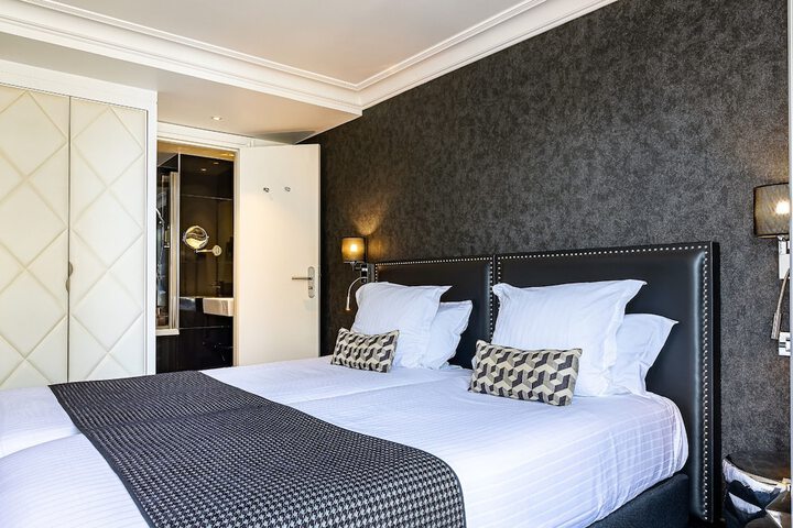 Room 10 of 43