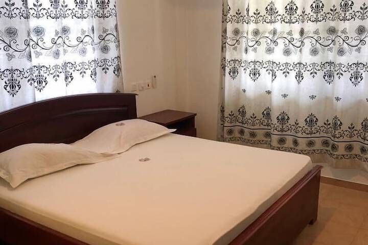 Room 7 of 8