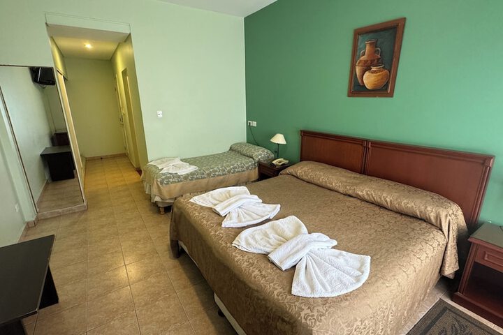 Room 42 of 138
