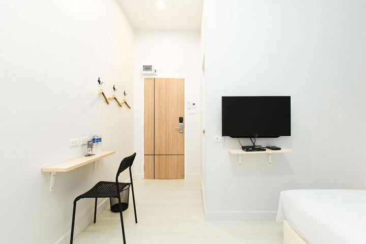Room 14 of 49