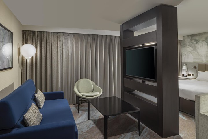 Room 77 of 179