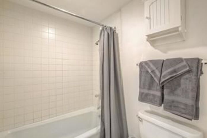 Room 3 of 18