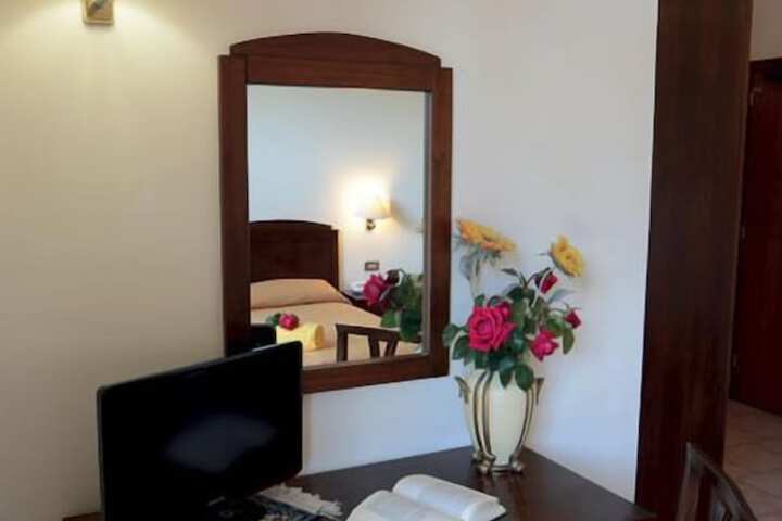 Room 7 of 31