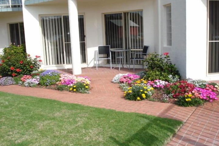Hotel Exterior 15 of 21