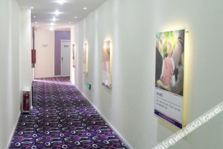 Hotel Interior 4 of 15